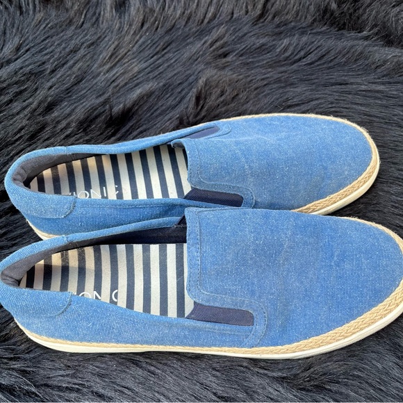 Vionic “Rae” Slip on Sneakers - Picture 4 of 16